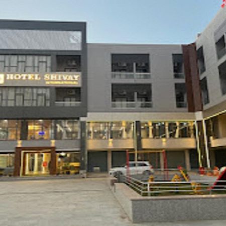 Hotel Shivay International Tharad المظهر الخارجي الصورة